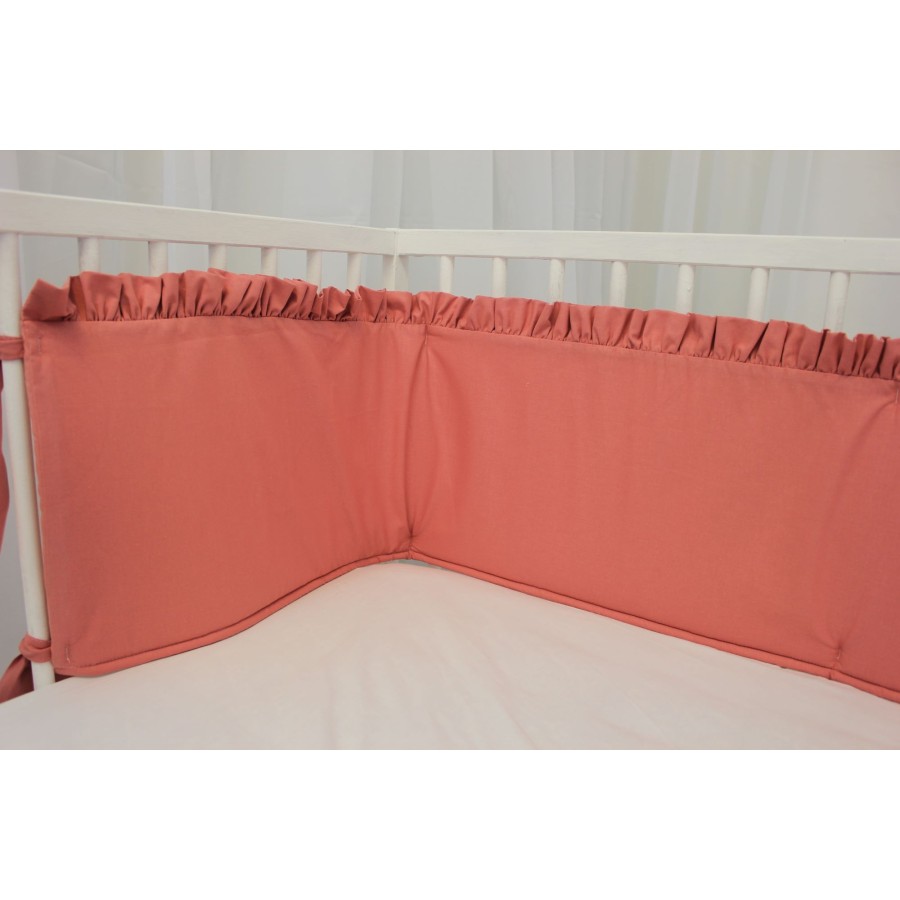 Salmon pink cot bumper with ruffles | Žirniukas