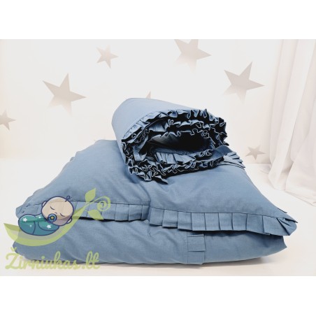 Dark blue cot bumper with ruffles | Žirniukas